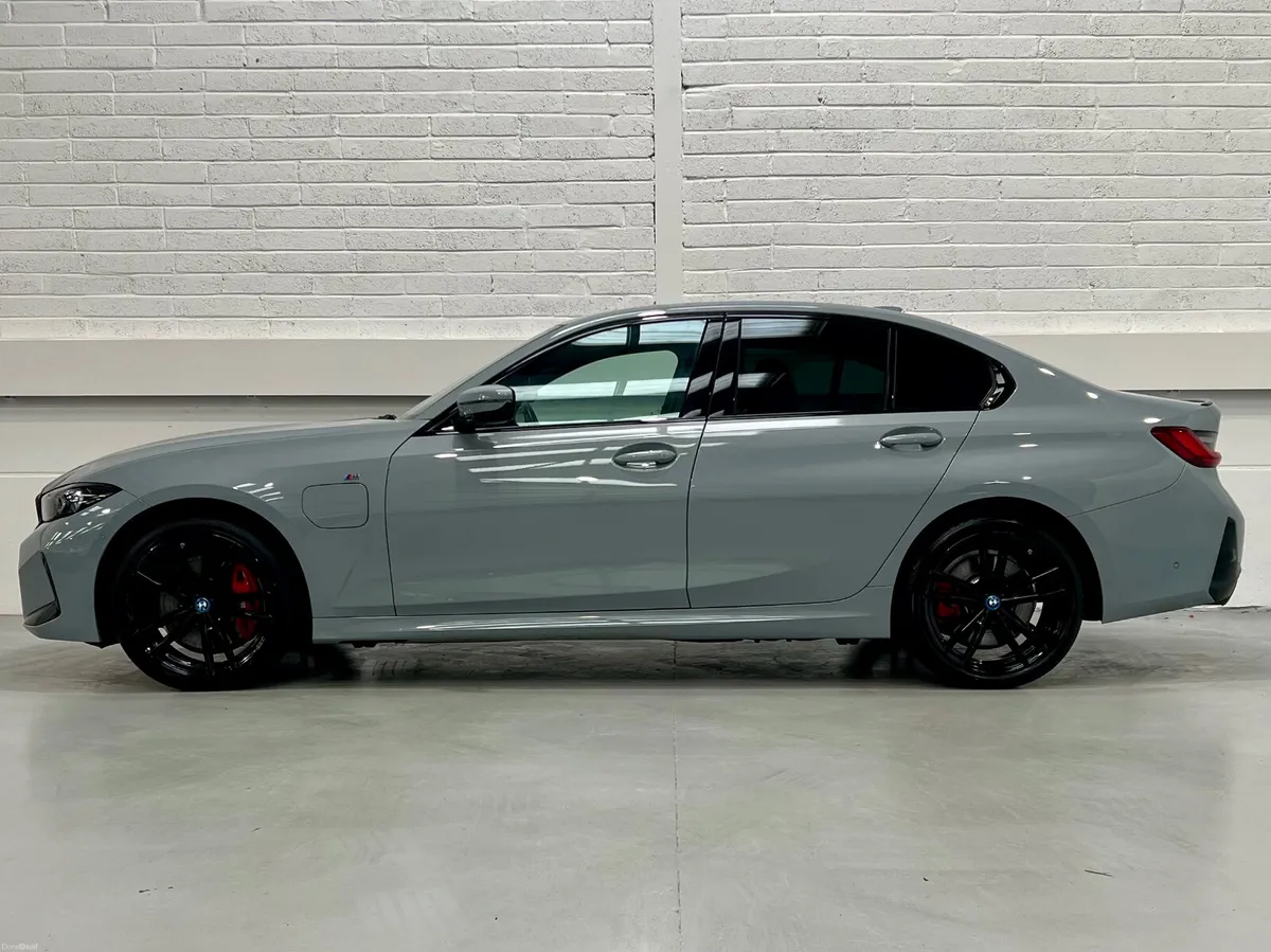 BMW 3 Series 330e M Sport Pro Edition 290bhp Auto - Image 4