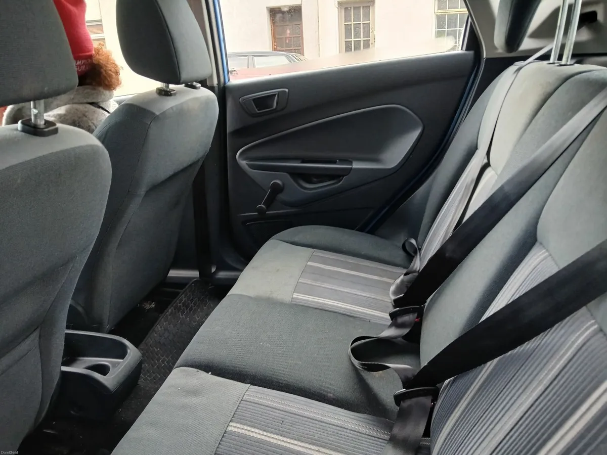 Ford Fiesta 2010 - Image 4