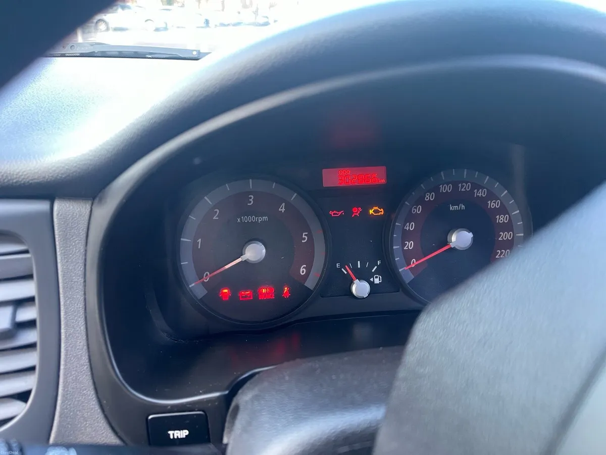 2011 Kia Rio 1.5 hatchback - Image 3