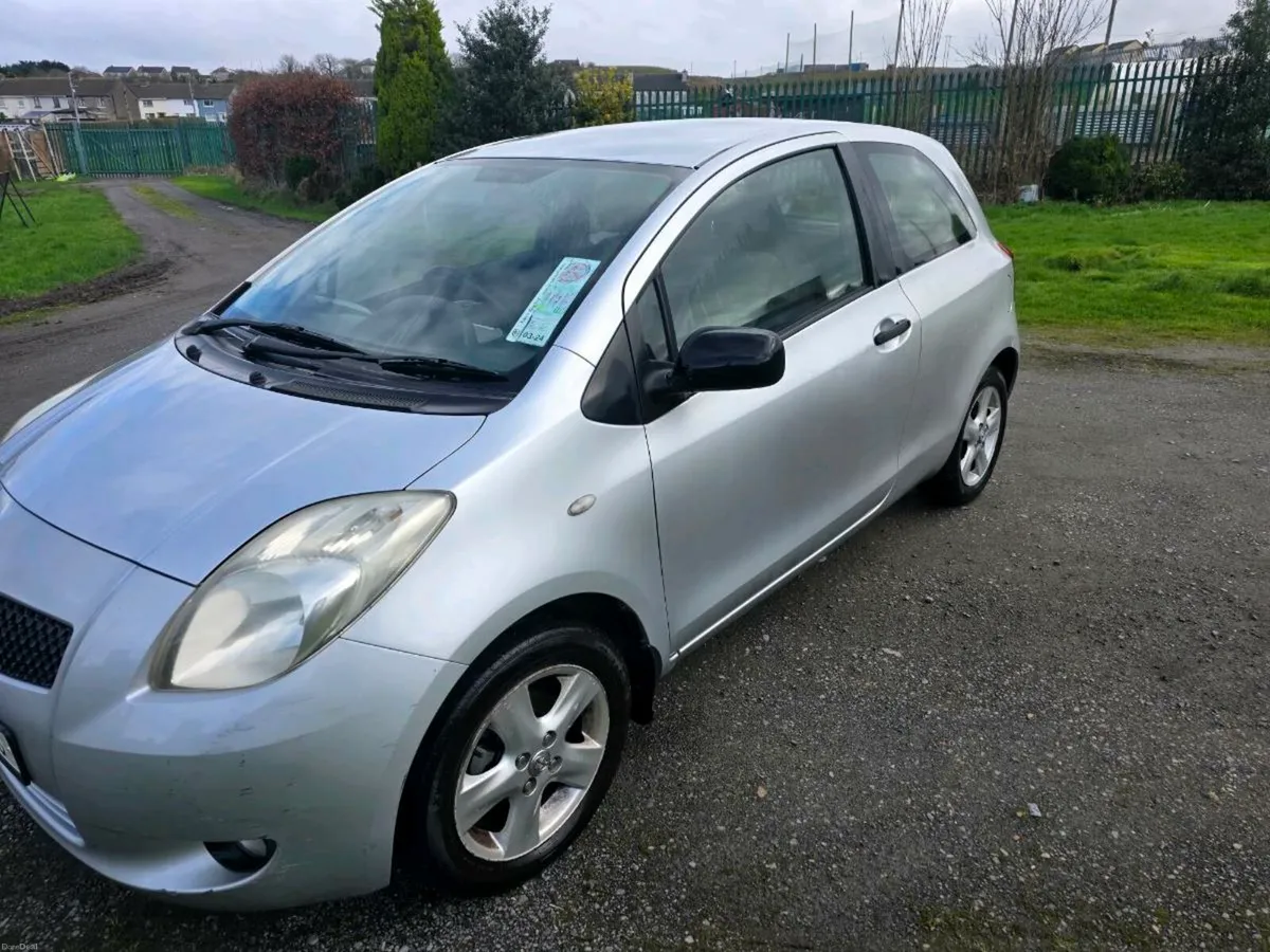 Toyota  yaris - Image 2