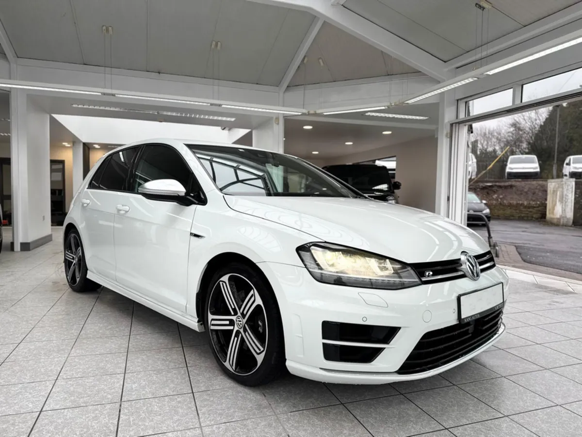 Volkswagen Golf R 4MOTION 2.0 TSI AUTO - Image 1
