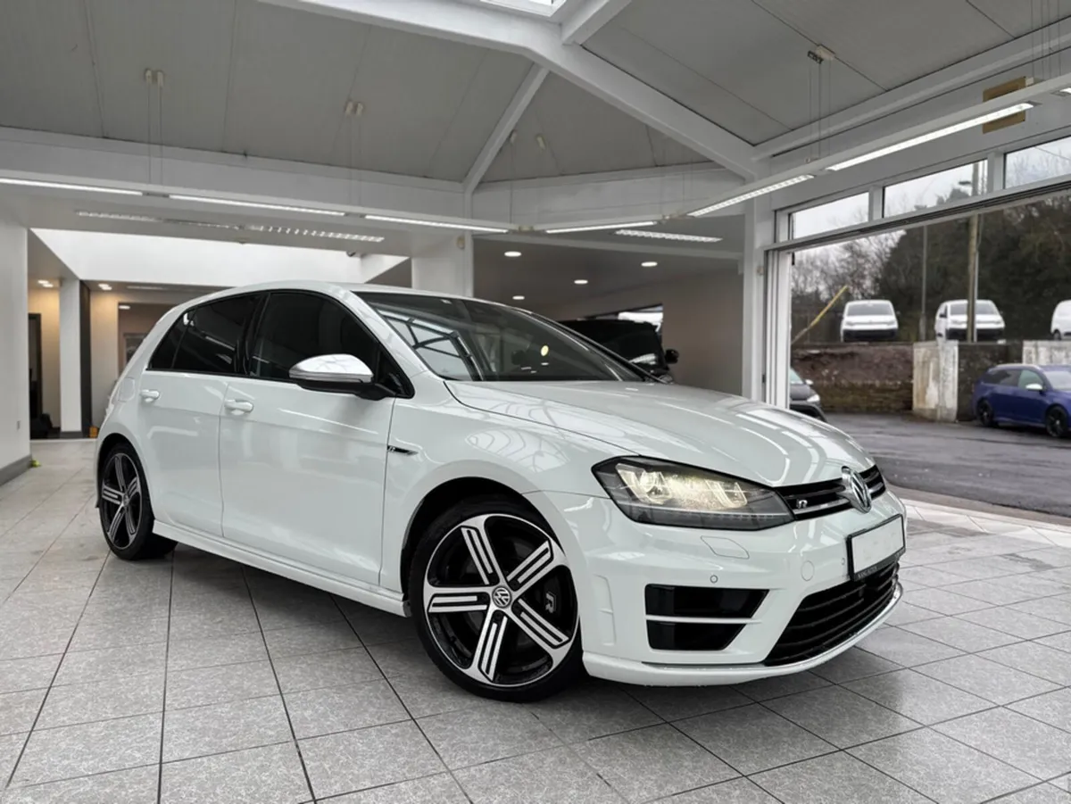 Volkswagen Golf R 4MOTION 2.0 TSI AUTO - Image 3