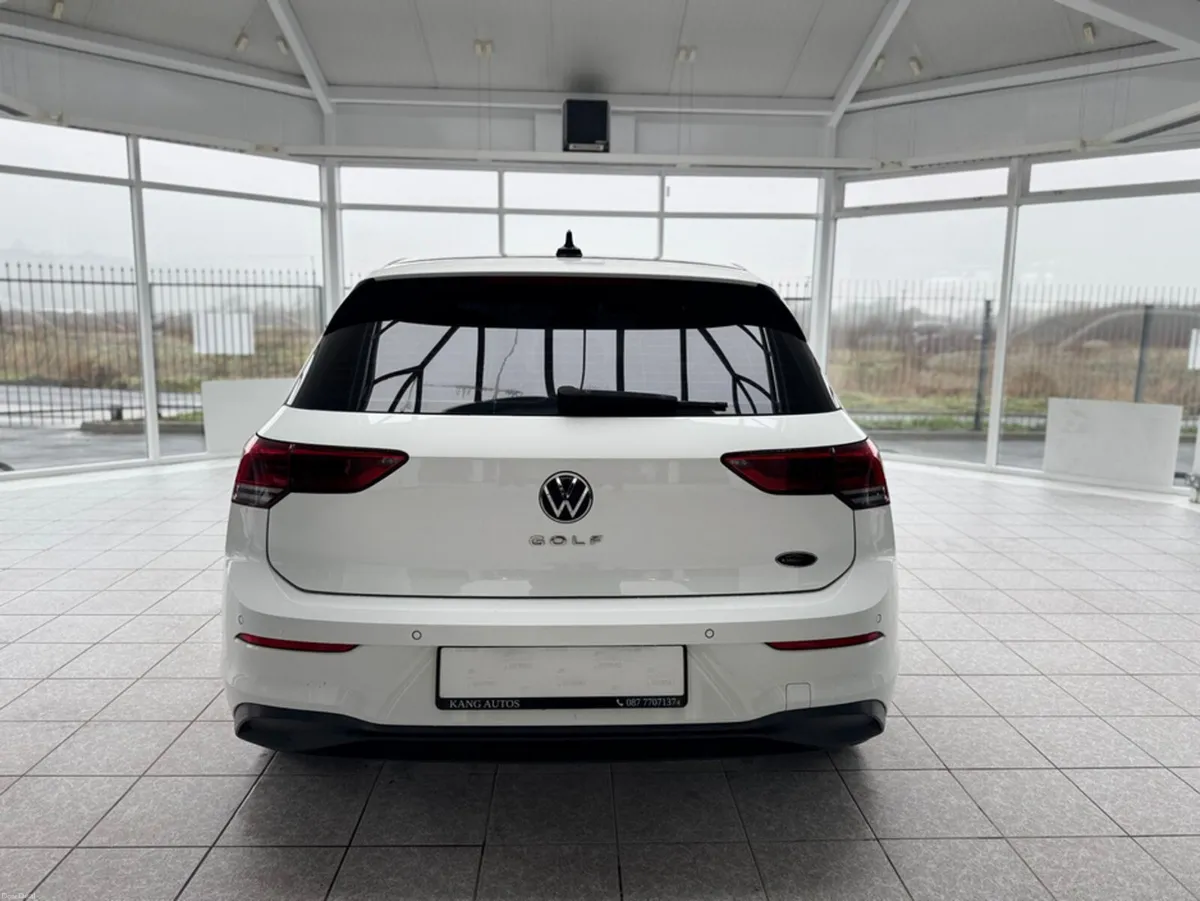 Volkswagen Golf LIFE TSI - Image 4