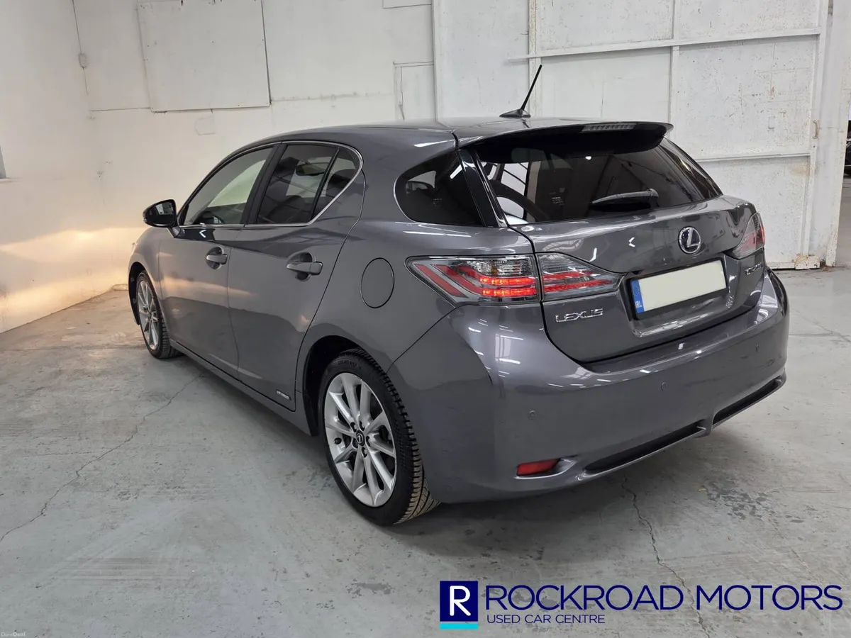 Lexus CT200h Executive,  2014 - Image 2