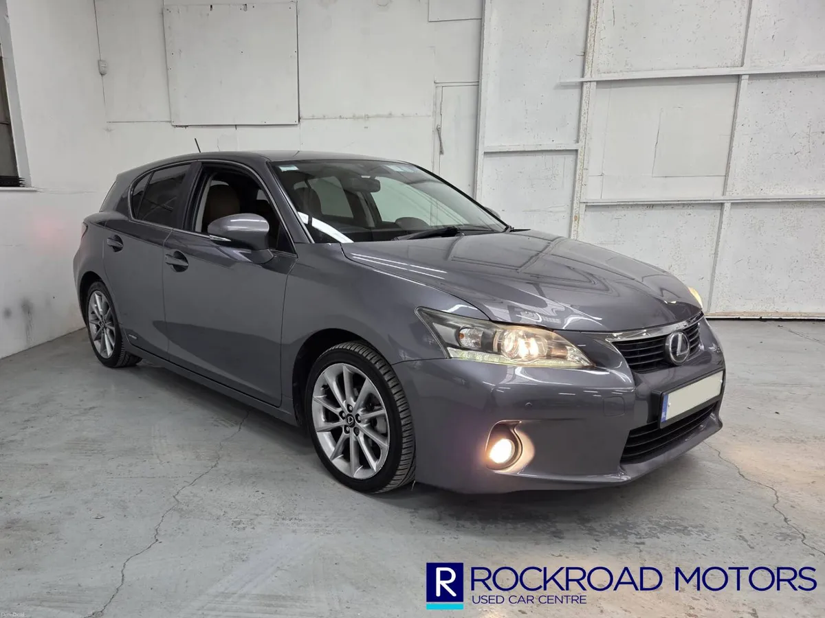 Lexus CT200h Executive,  2014 - Image 1