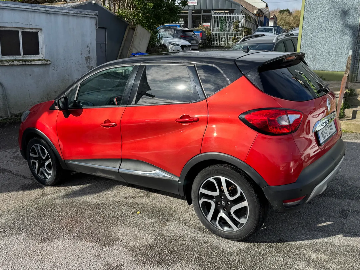Renault Captur Very high spec - Image 4