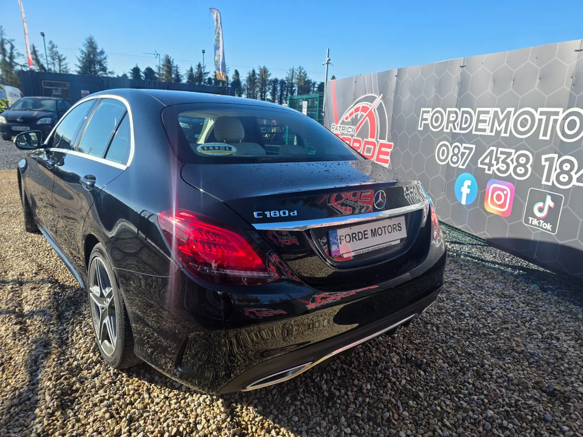 Mercedes-Benz C-Class 2019 - Image 3