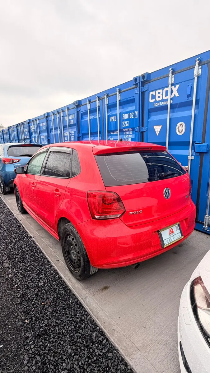 VOLKSWAGON POLO 2010 RED - Image 2