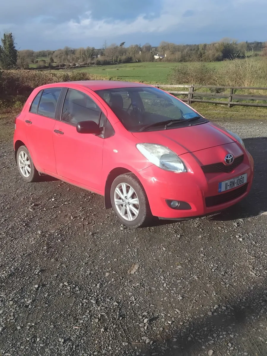 Toyota Yaris 2011 - Image 1