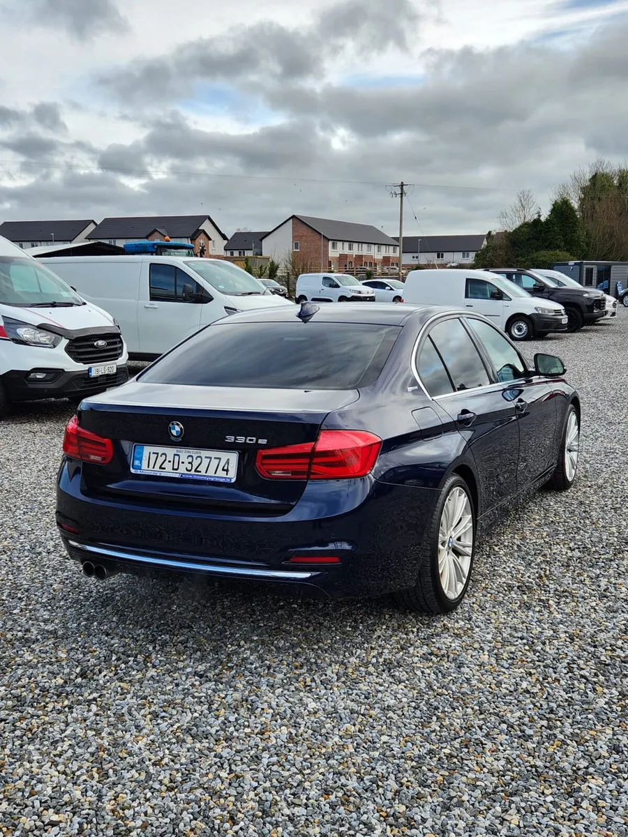 BMW 3-Series - Image 4