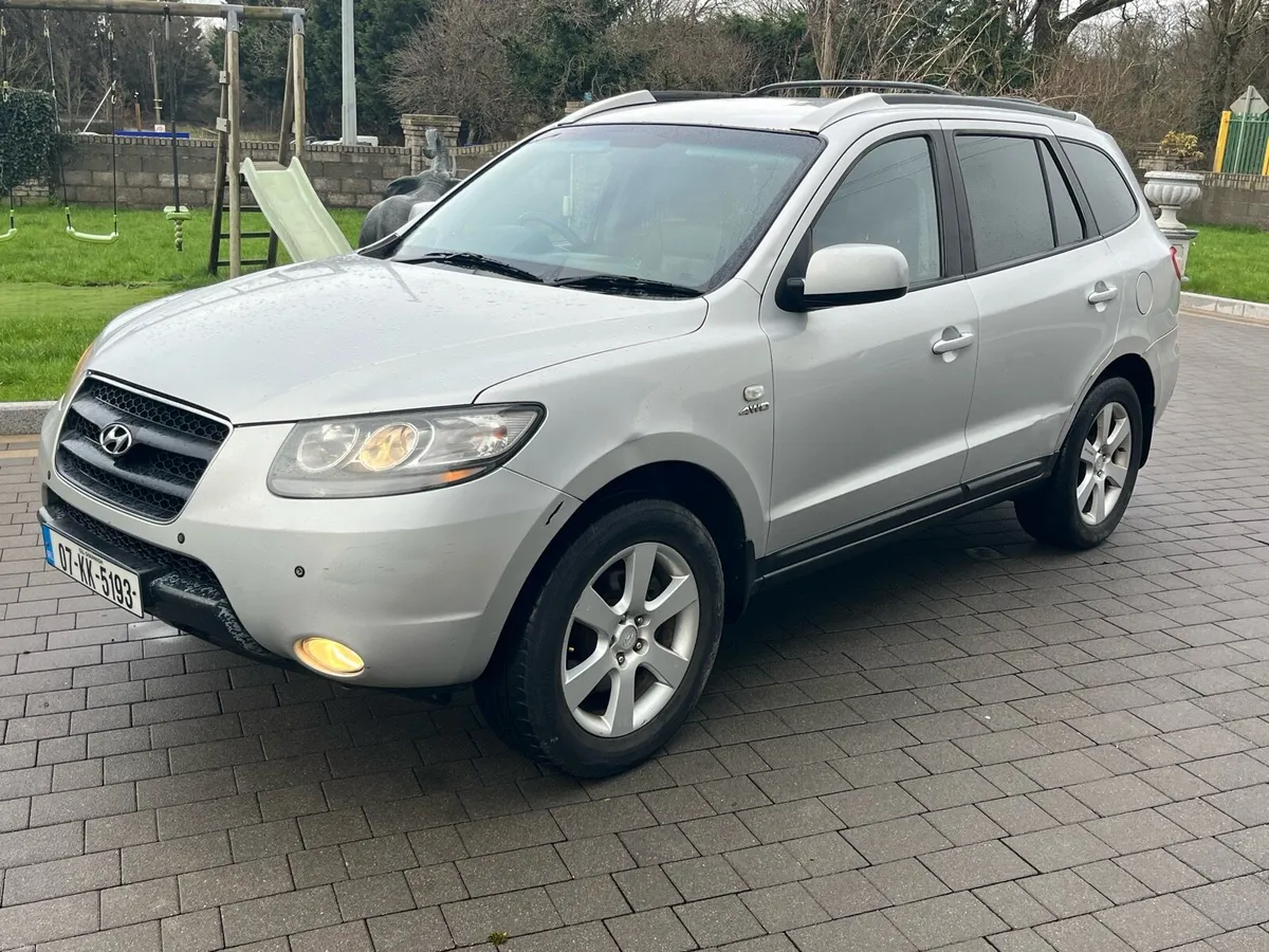 Hyundai santafe *4x4 7 seater automatic*new Nct - Image 2