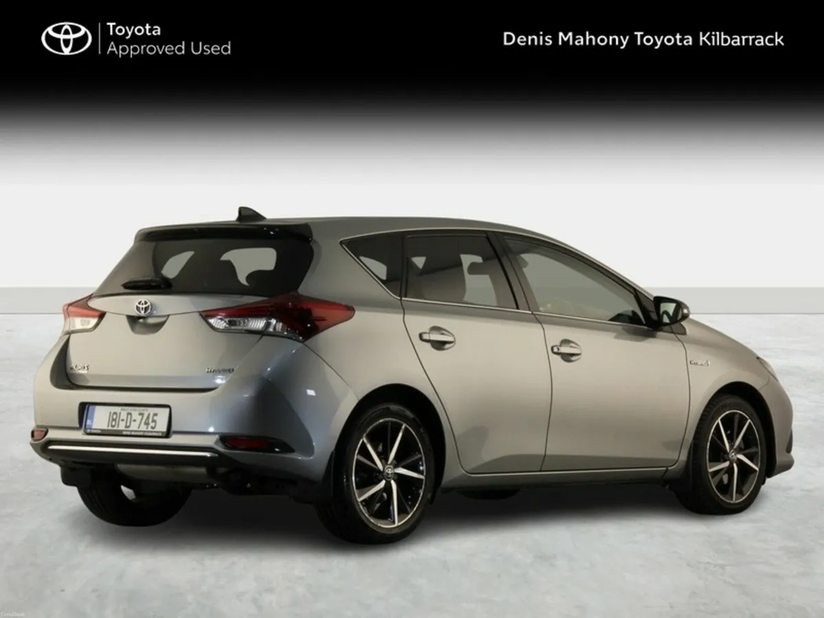 Toyota Auris HYBRID LUNA SPORT - Image 2