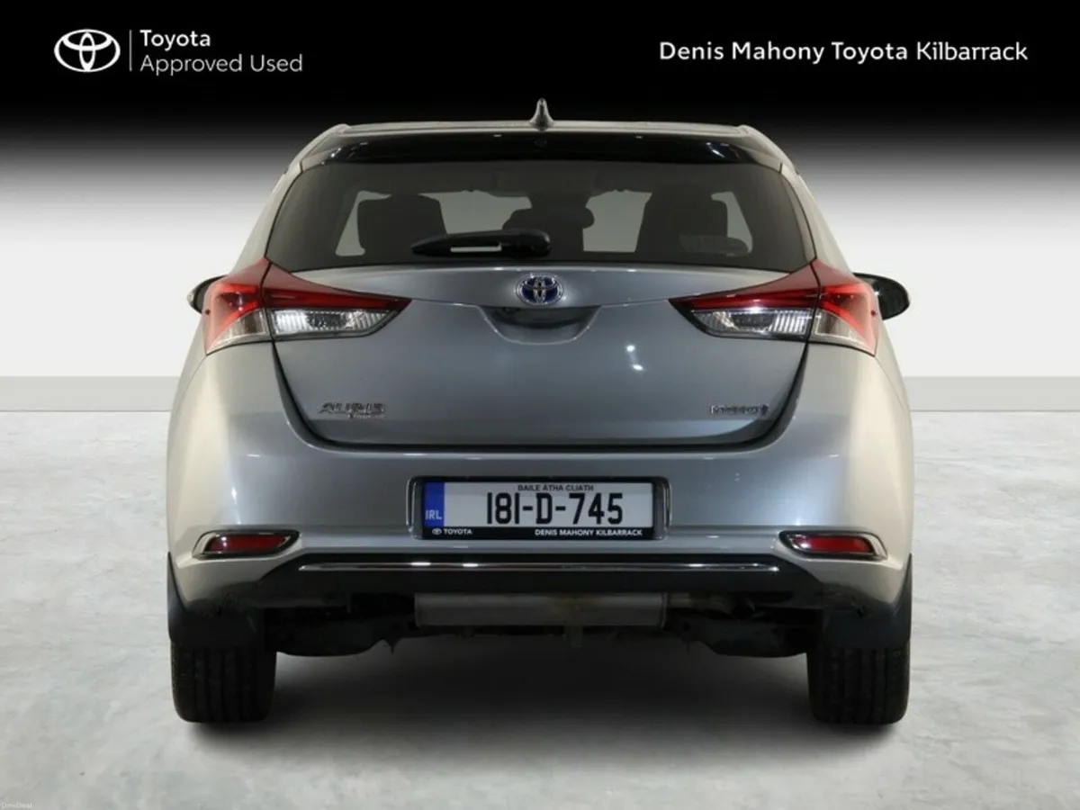Toyota Auris HYBRID LUNA SPORT - Image 4