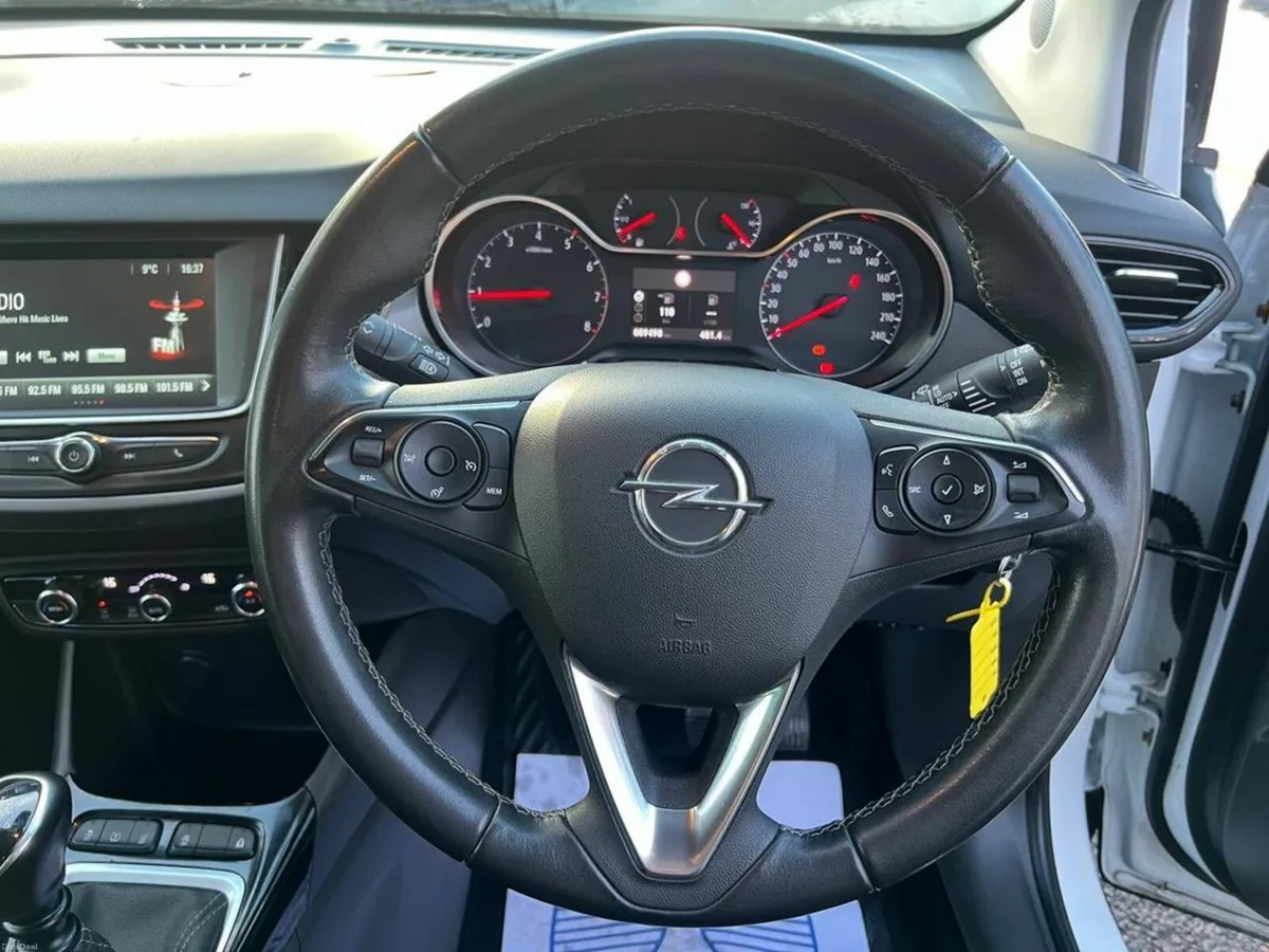 Opel Crossland SRI 1.5 // REVERSE CAMERA // DUAL Z - Image 4