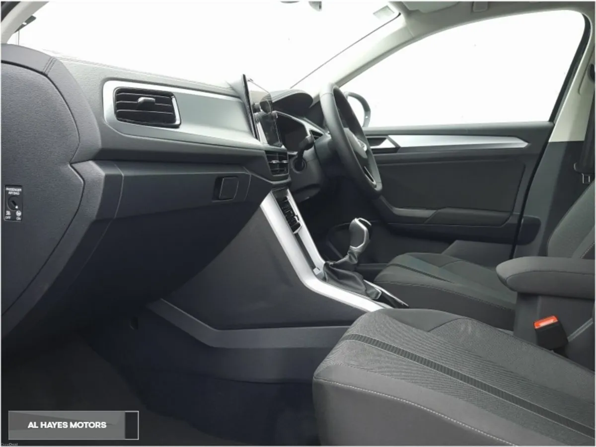 Volkswagen T-Roc **ONLY 23,000 KMS**REVERSING CAME - Image 4
