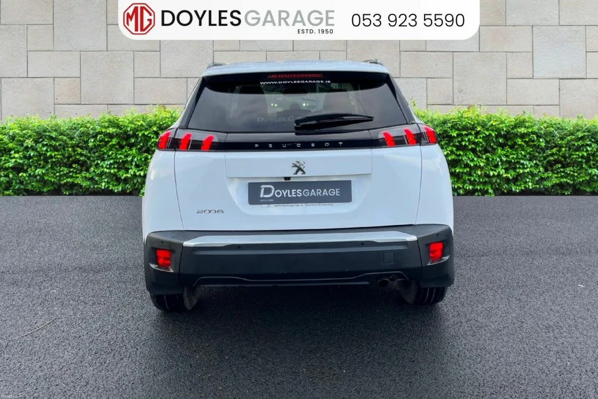 Peugeot 2008 1.2 Puretech 100bhp Allure - Image 4