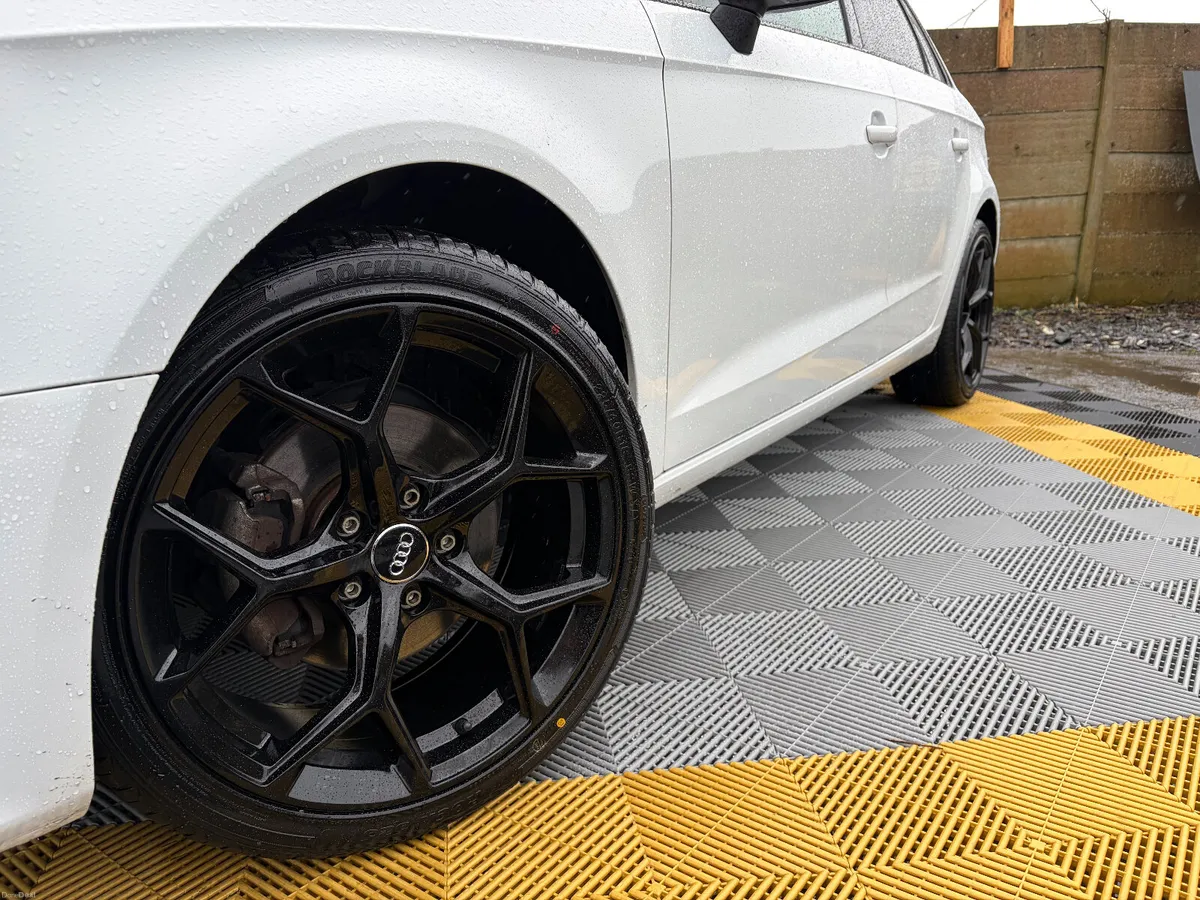Audi A3 1.4 TFSI Auto with Apple CarPlay - Image 4