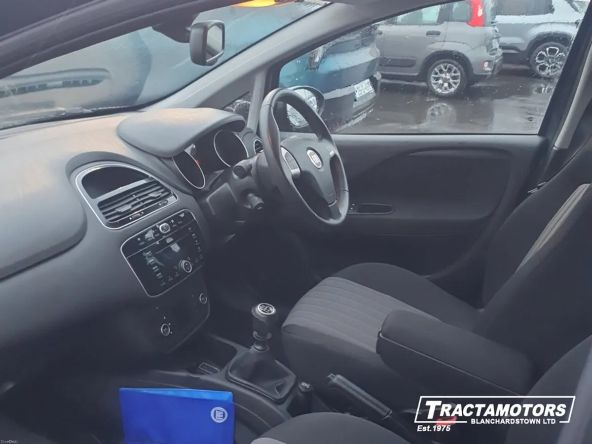Fiat Punto LOUNGE 1.2  5DR - Image 4
