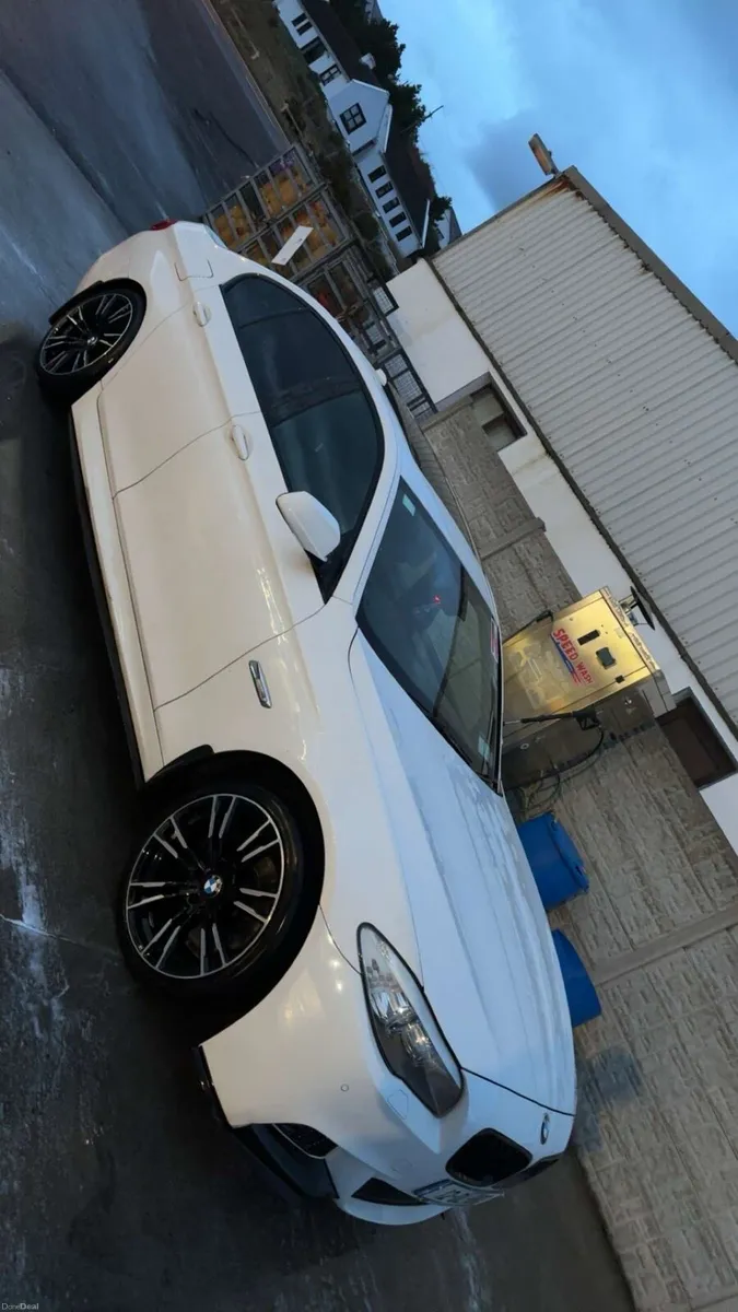 BMW 520d sunroof - Image 4