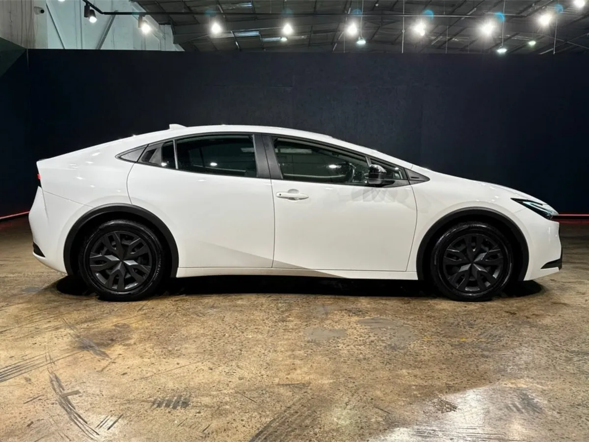 Toyota Prius 1.8 HYBRID - NEW MODEL - CRUISE CONTR - Image 3