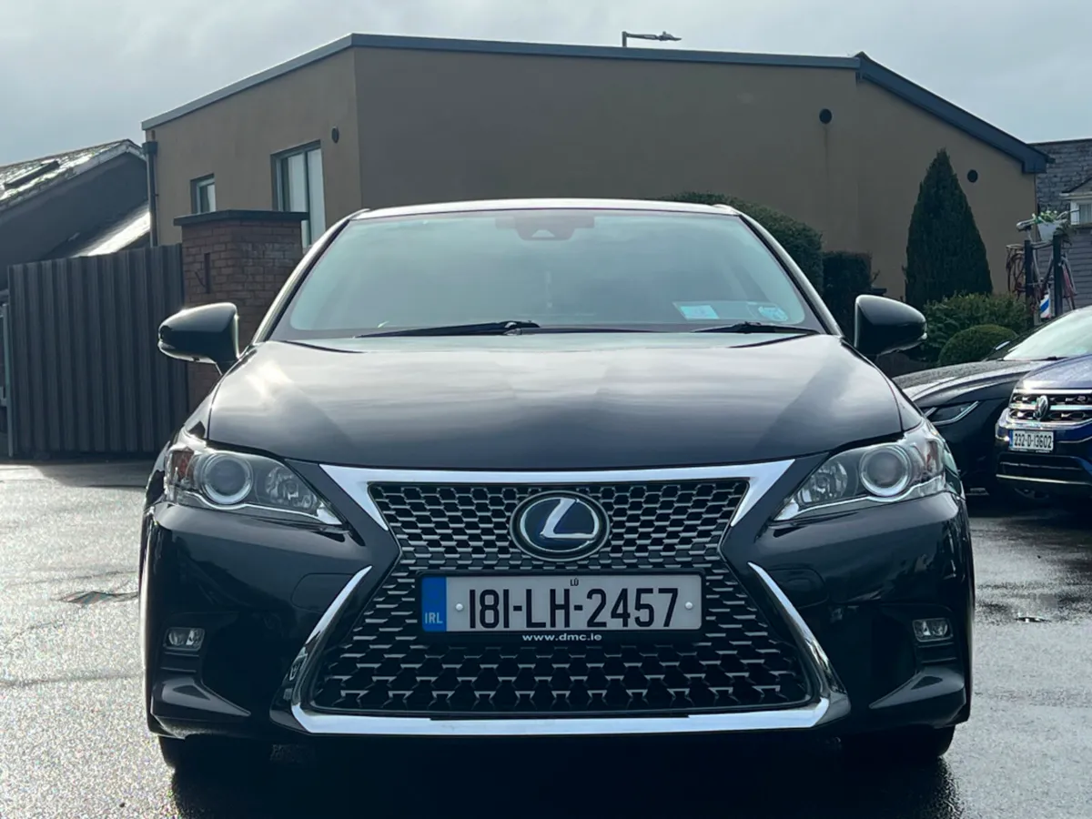 Lexus CT 200H LUXURY AUTO *LOW KMS* - Image 2