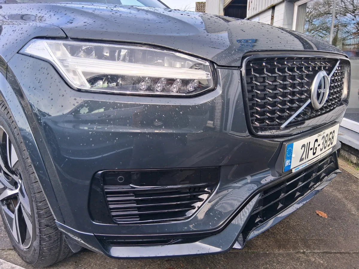 2021 Volvo XC90 PHEV T8 (390hp) R-Design AWD - Image 2