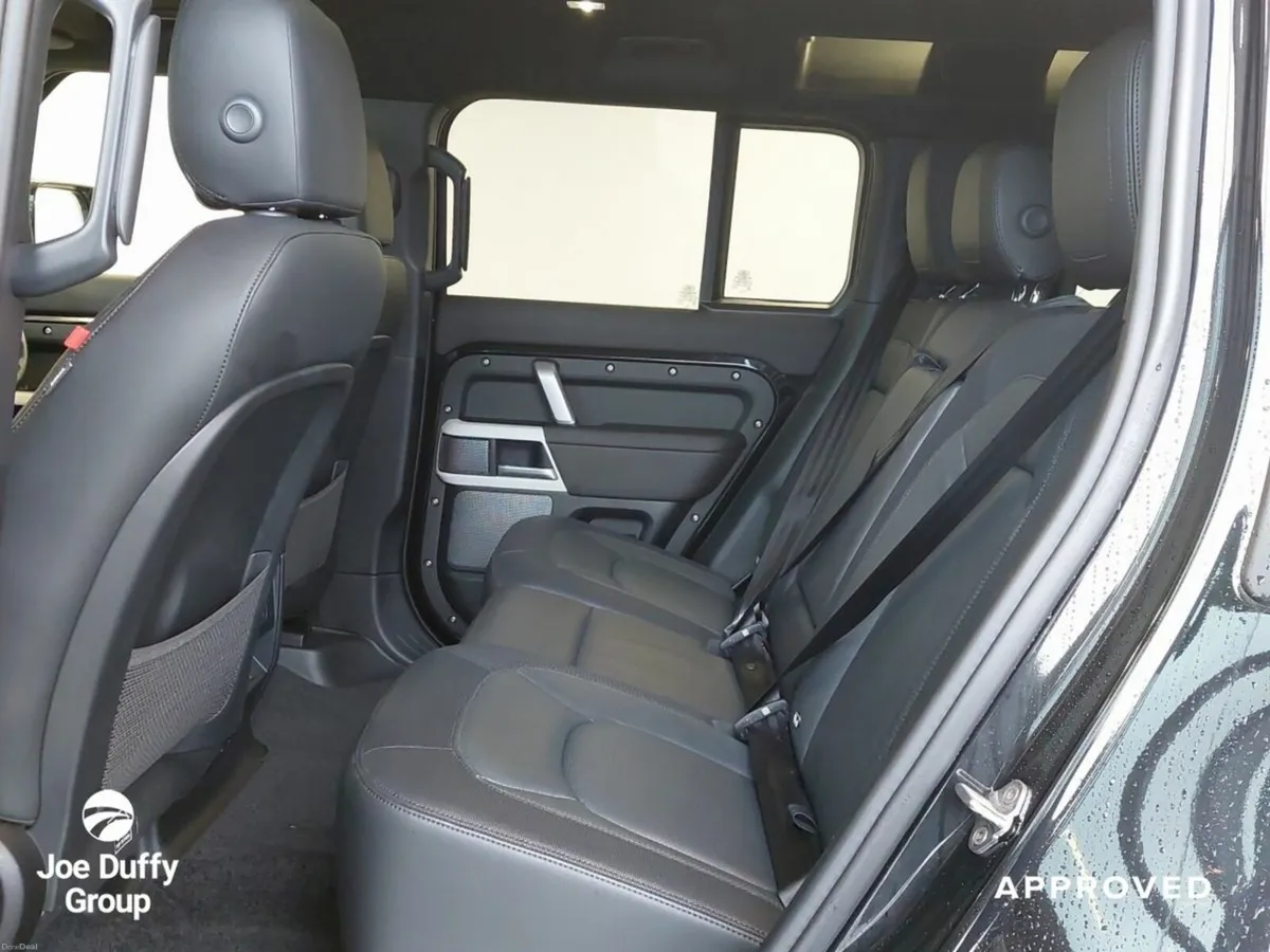 Land Rover Defender X-Dynamic SE Phev A  110 P400 - Image 4