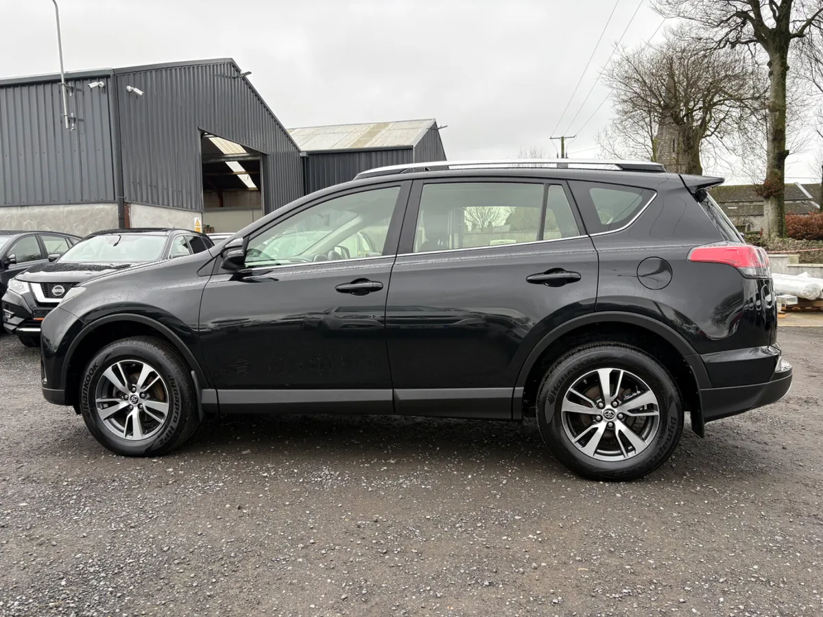 Toyota RAV4 - Image 2