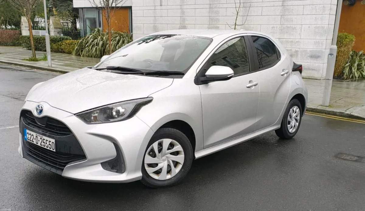 Toyota Yaris - 2022 - Hybrid - Automatic - Image 2
