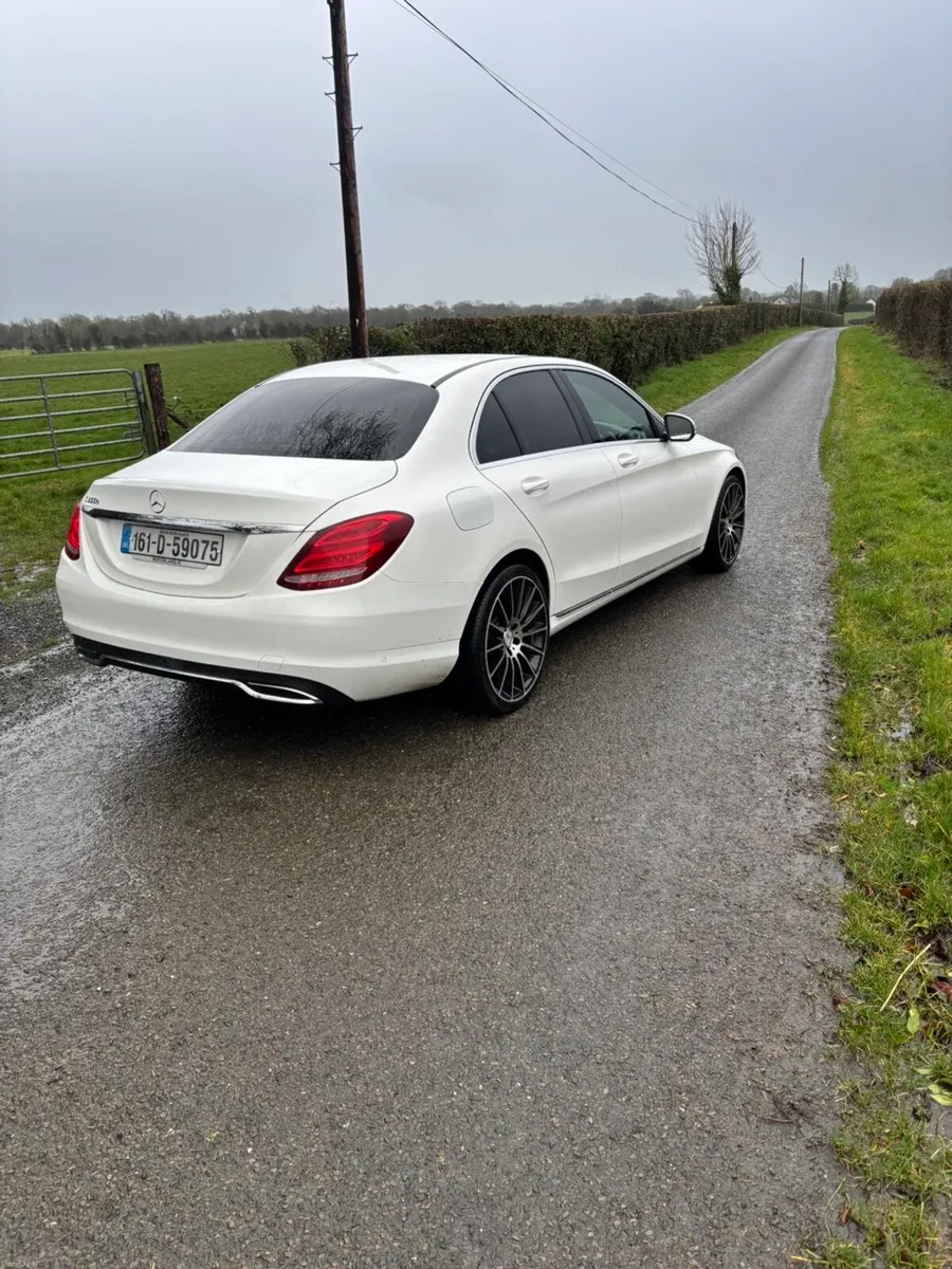 Mercedes C300 Hybrid Sport - Image 4