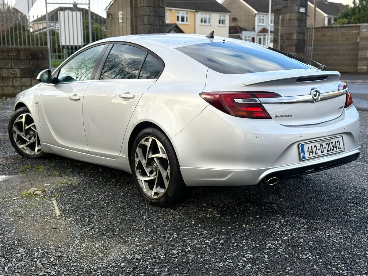 142 Insignia 2.0 D Low Km VX line - Image 4