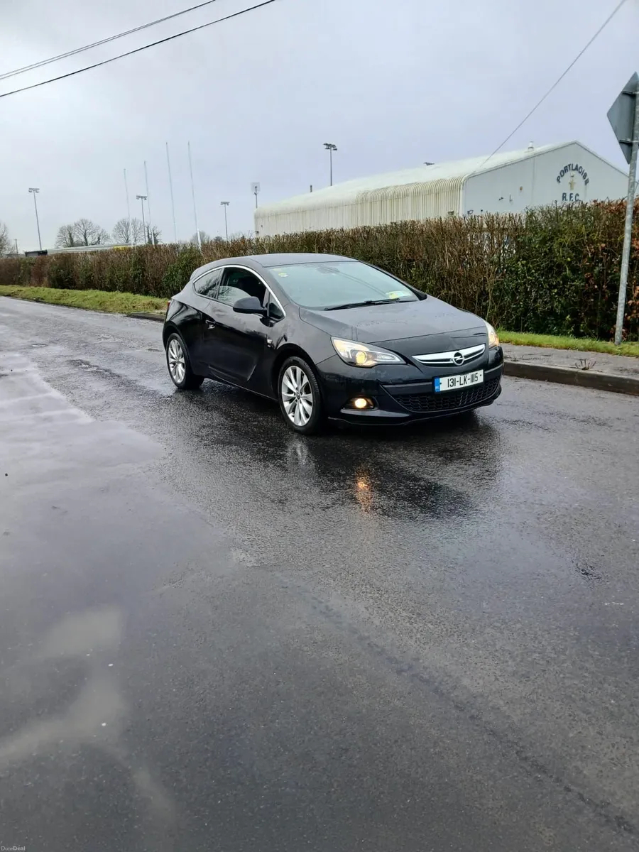 2013 Opel Astra GTC - Image 1