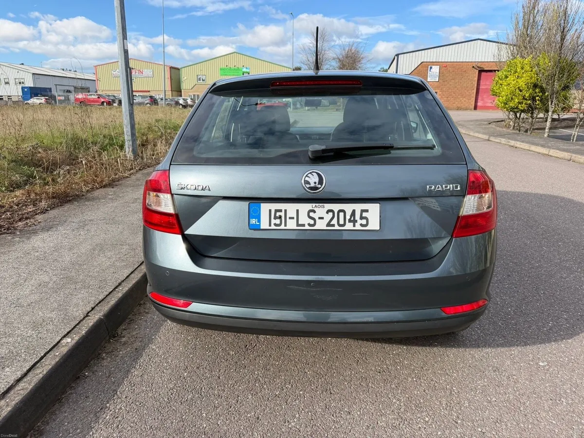 Skoda Rapid 2015 - Image 4