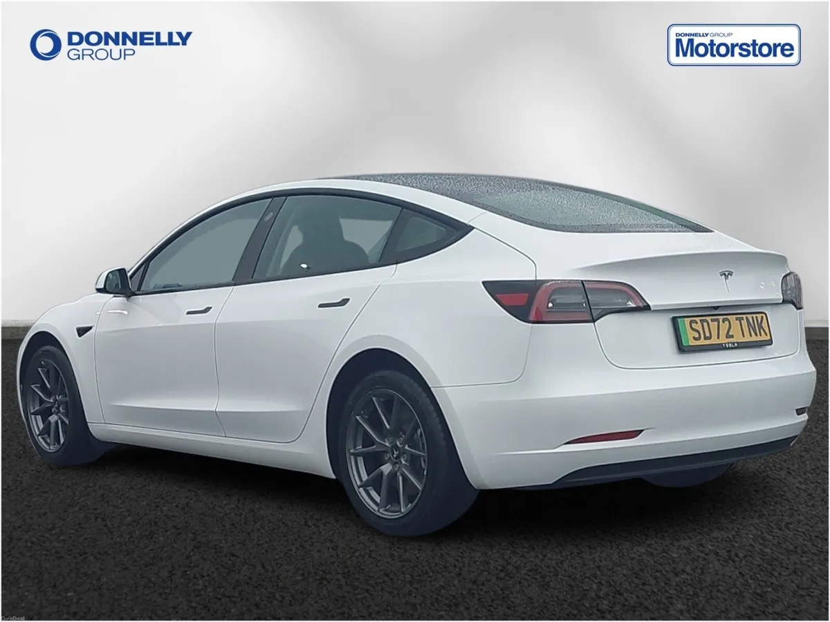 Tesla Model 3 Saloon - Image 2