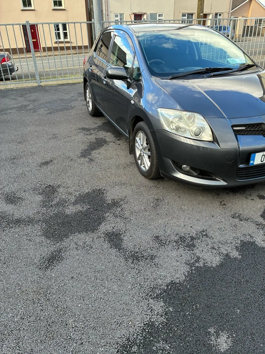 09 Toyota Auris  Diesel - Image 1