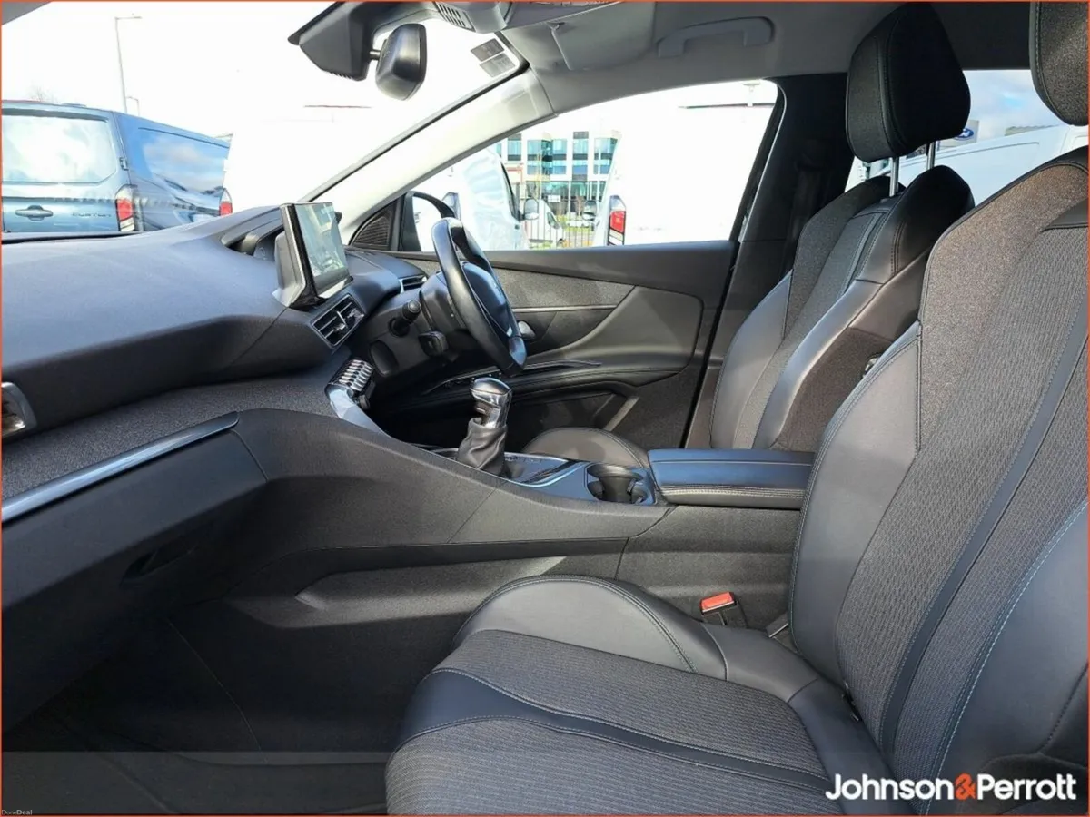 Peugeot 3008 1.5 BlueHDi 130bhp Allure - Image 3