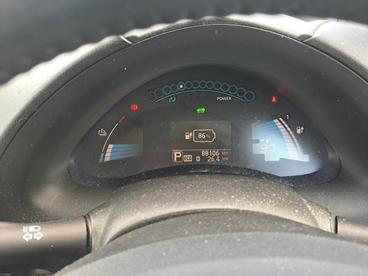 Nissan Leaf 2015 Tekna - 11 Bars SOH - Low Mileage - Image 2