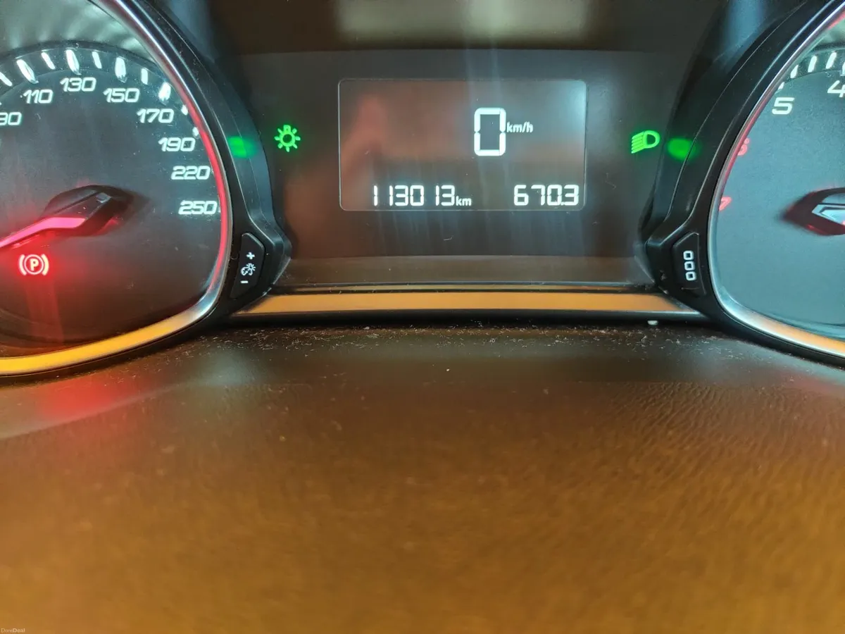 Peugeot 308 2015 - Image 4