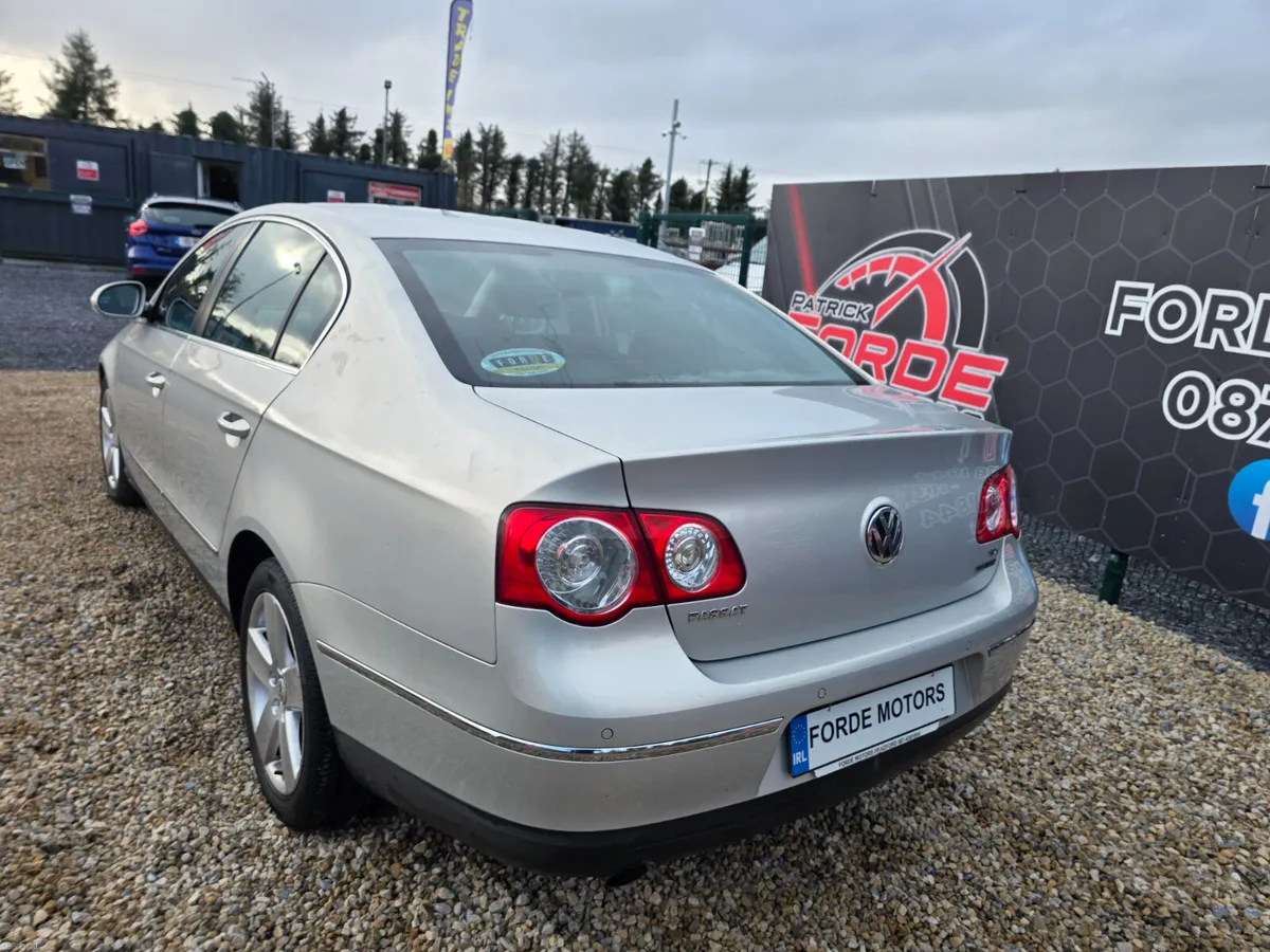 Volkswagen Passat 2010 - Image 3