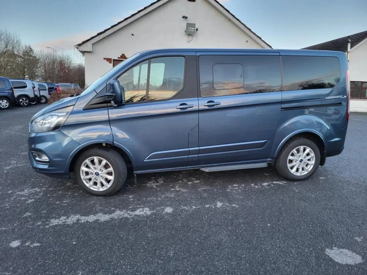 Wheelchair Accessible Ford Tourneo Custom 2022 - Image 4