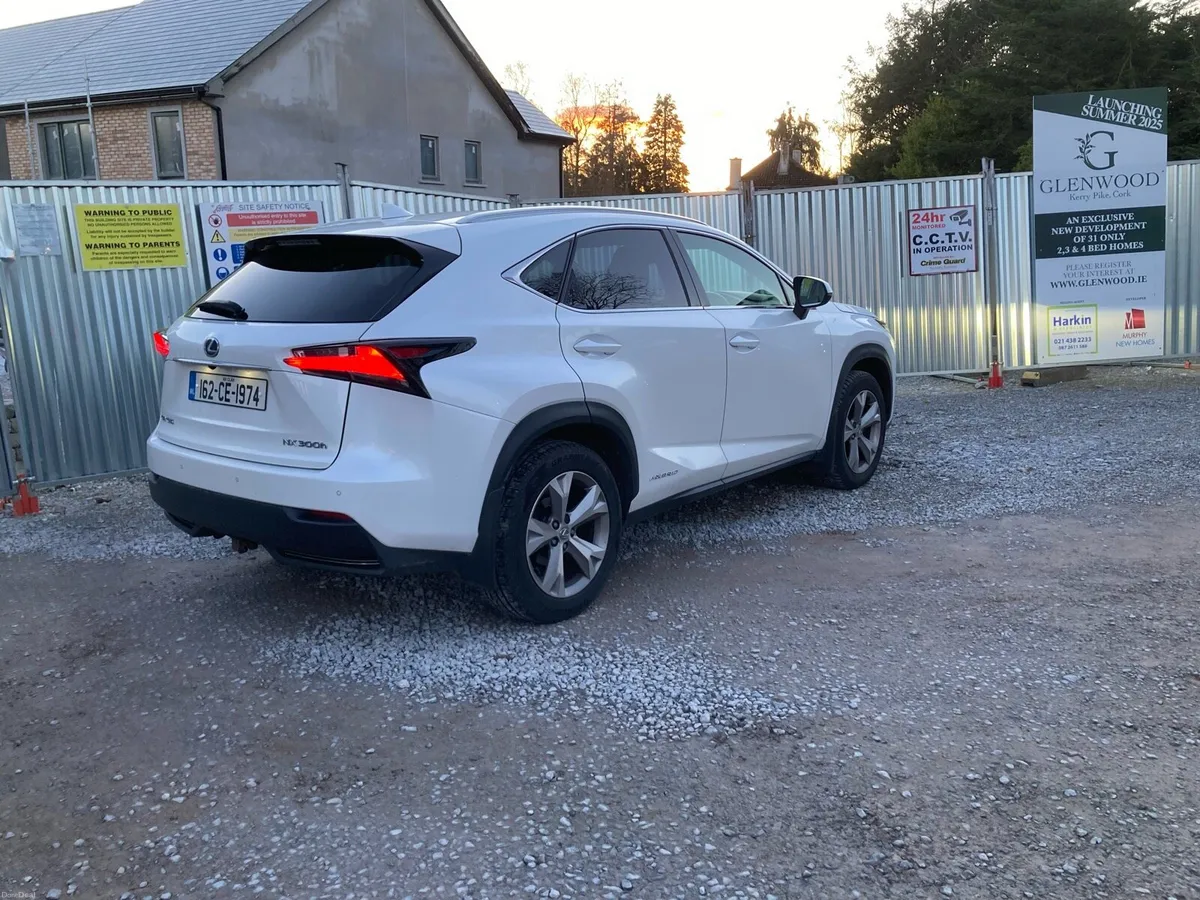 2016 Lexus NX300h ALL WHEEL DRIVE PREMIUM - Image 3