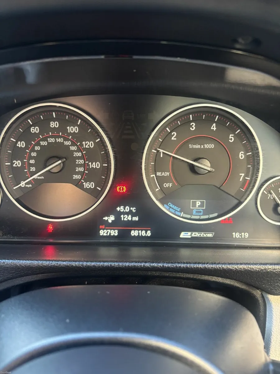 BMW 3-Series 2018 - Image 2