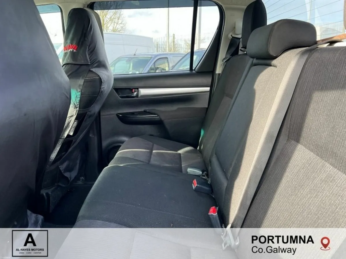 Toyota Hilux HILUX DOUBLE CAB SR5 4 DR - Image 4