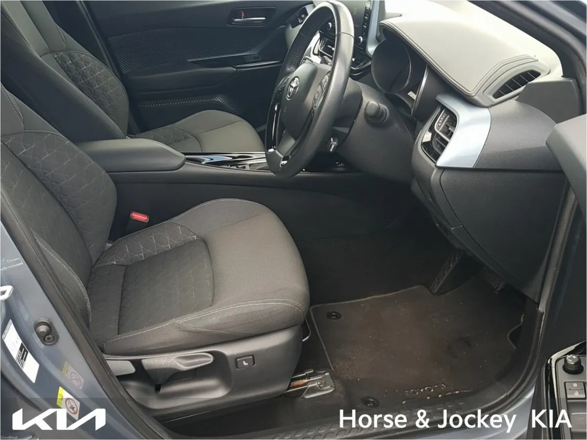 Toyota C-HR 1.8 HYBRID SPORT - Image 3