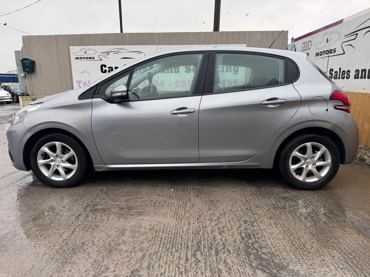 191 Peugeot 208 1.2 PureTech 110bhp AUTO Active - Image 3