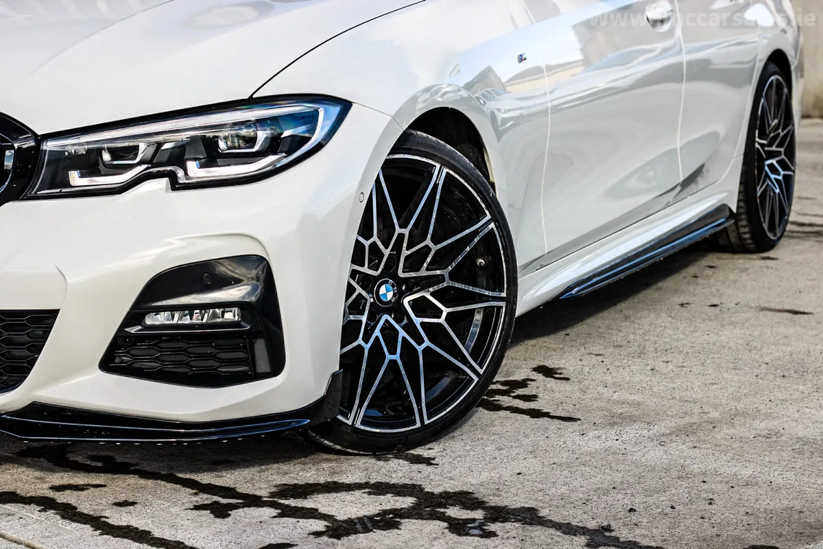 2021 BMW 320D M-SPORT M-PERFORMANCE - Image 2