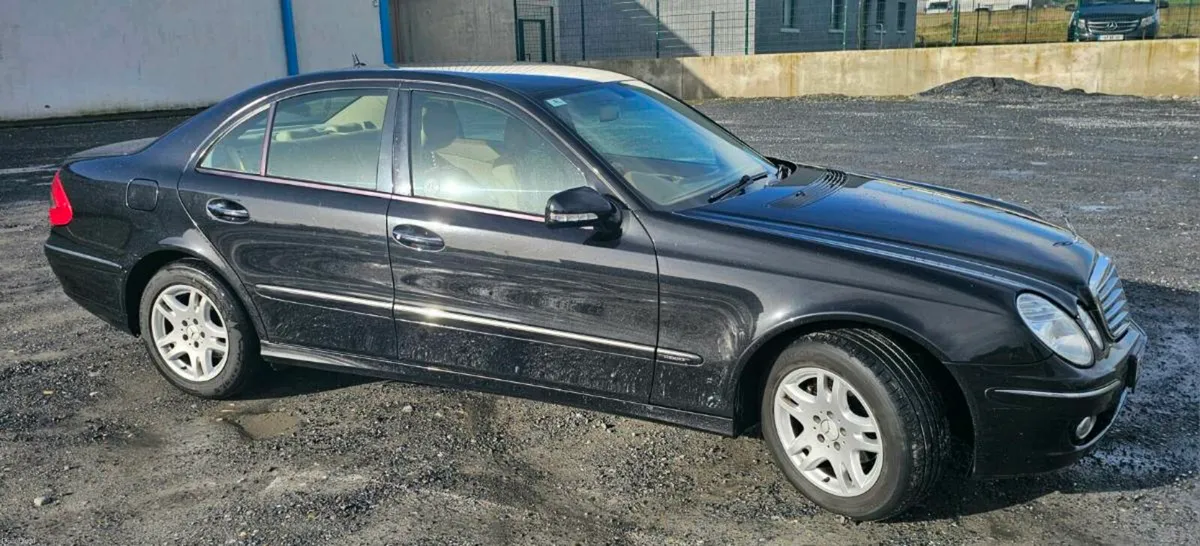 Mercedes E200 - Image 4