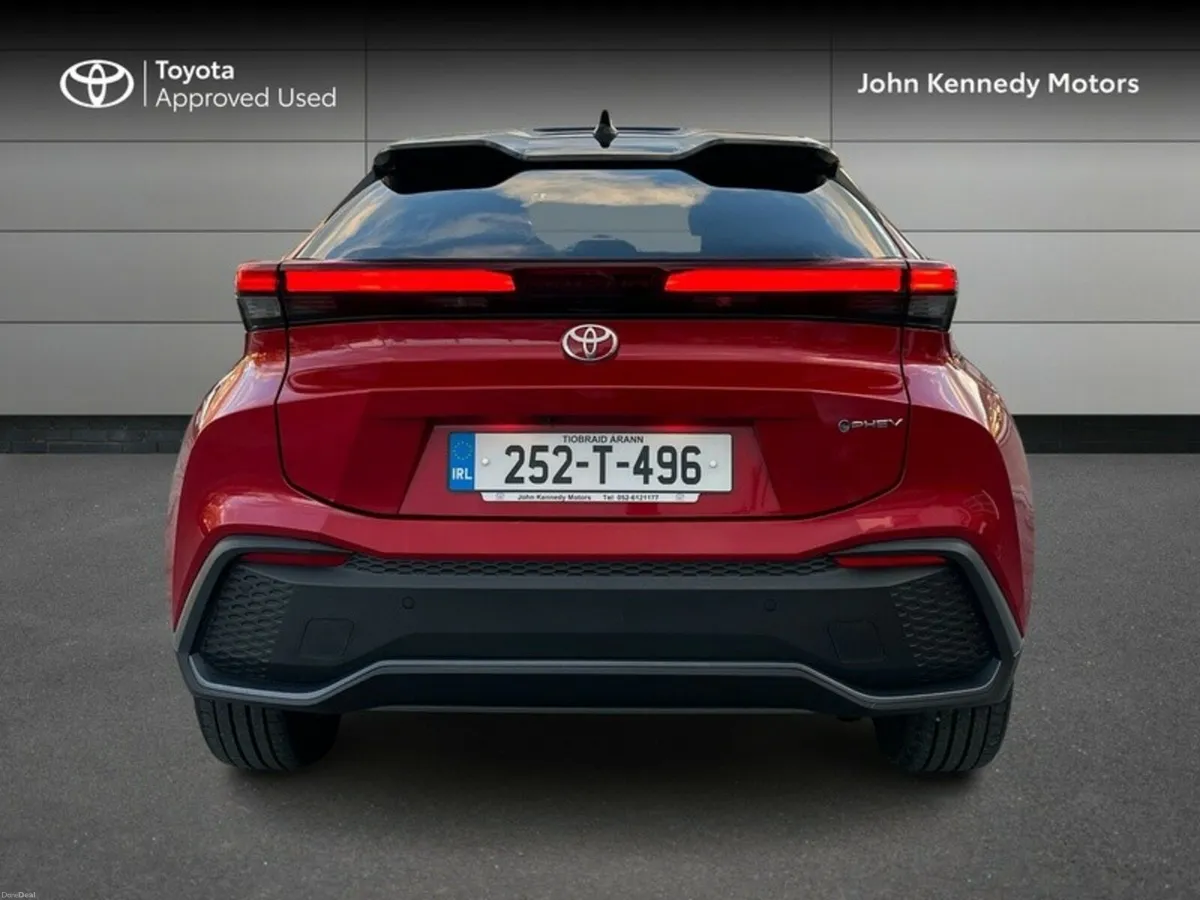 Toyota C-HR PHEV SPORT+ - Image 4