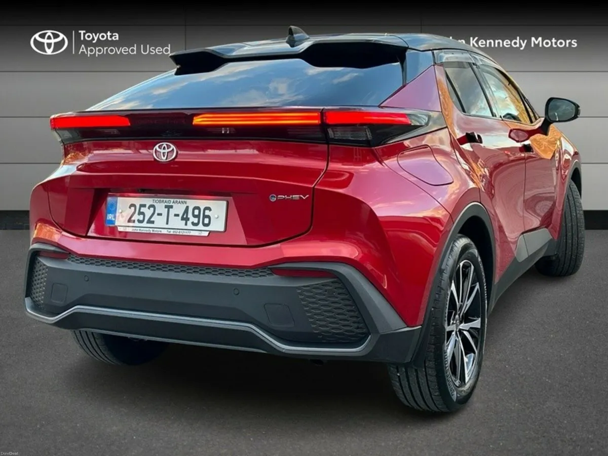 Toyota C-HR PHEV SPORT+ - Image 2