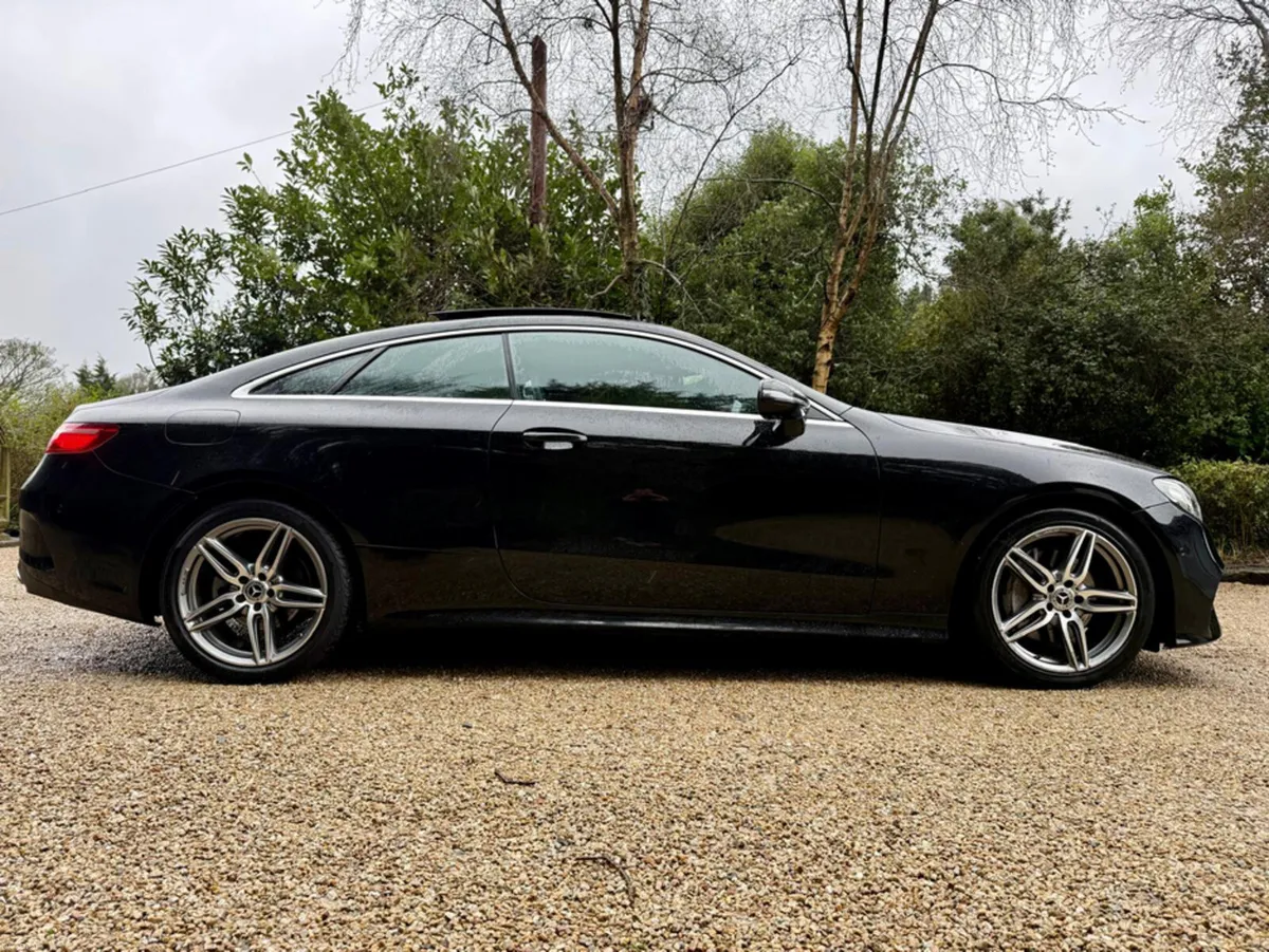 Mercedes-Benz E-Class E220 D AMG COUPE *Panoramic - Image 3